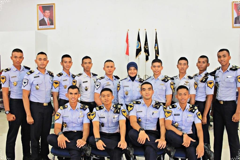 sekolah kedinasan vs universitas